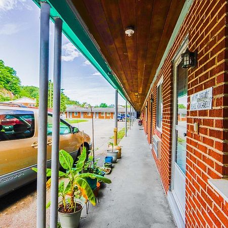 Patriot Inn Motel Beaver Wv, By Oyo Esterno foto