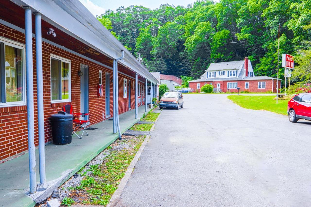 Patriot Inn Motel Beaver Wv, By Oyo Esterno foto